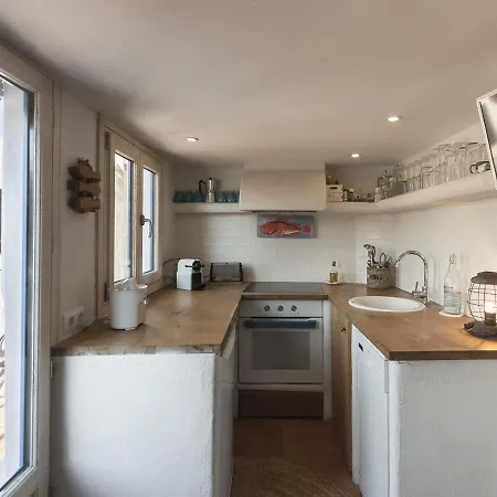 Lets Holidays Charming Fisherman House With Terrace فيلة